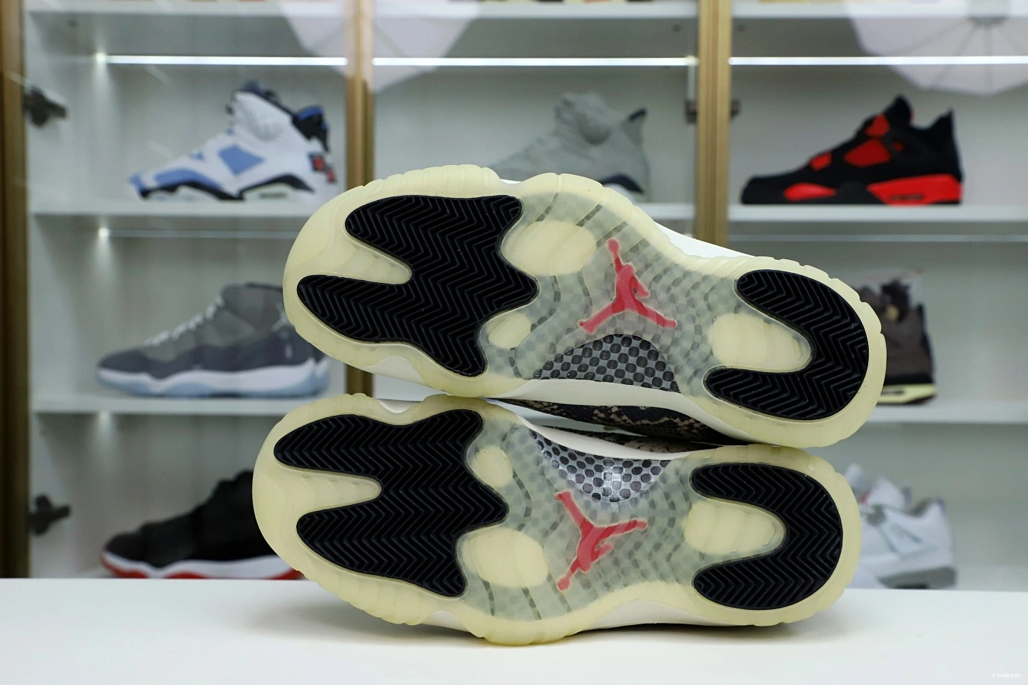BONE 11 JORDAN LIGHT SNAKESKIN AIR LOW 1012